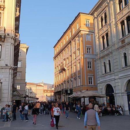 Casa Vacanze Trieste - Vista Piazza Unita Kültér fotó