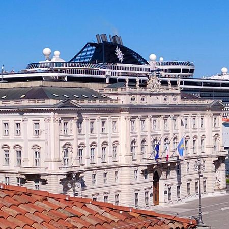 Casa Vacanze Trieste - Vista Piazza Unita Kültér fotó