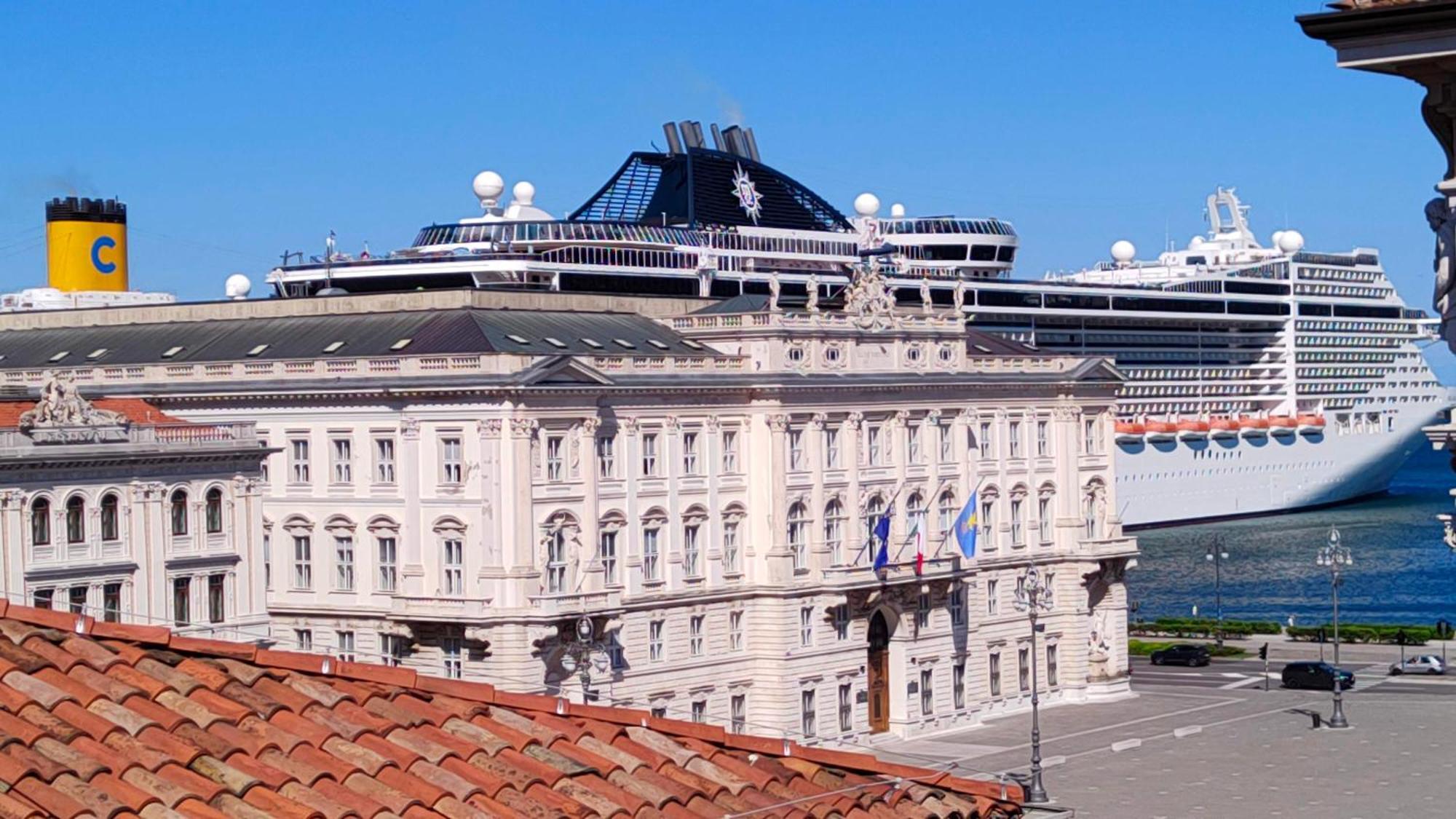 Casa Vacanze Trieste - Vista Piazza Unita Kültér fotó